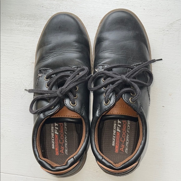 Skechers Men's Black Leather Shoes - Picture 1 of 5
